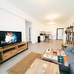 Caesar Deluxe Homes With Saunas, Spas, Waterparks & Beaches شقة