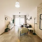 Caesar Deluxe Homes With Saunas, Spas, Waterparks & Beaches *
