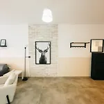 Caesar Deluxe Homes With Saunas, Spas, Waterparks & Beaches *