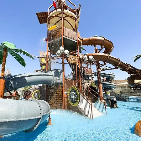 Caesar Deluxe Homes With Saunas, Spas, Waterparks & Beaches