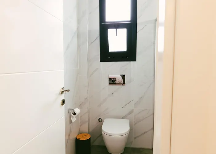 Caesar Deluxe Homes With Saunas, Spas, Waterparks & Beaches