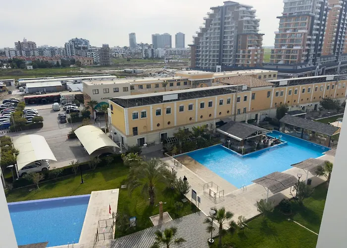 Caesar Deluxe Homes With Saunas, Spas, Waterparks & Beaches *