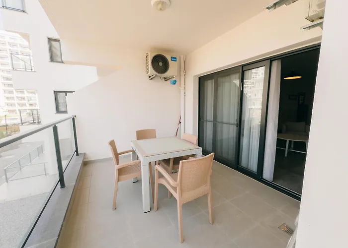 Caesar Deluxe Homes With Saunas, Spas, Waterparks & Beaches