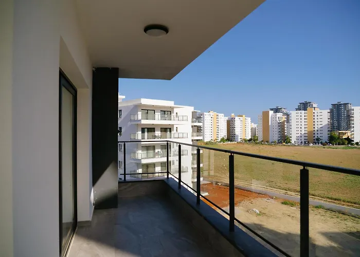 Caesar Deluxe Homes With Saunas, Spas, Waterparks & Beaches *