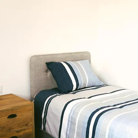 Caesar Deluxe Homes With Saunas, Spas, Waterparks & Beaches *