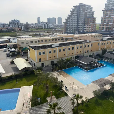 Caesar Deluxe Homes With Saunas, Spas, Waterparks & Beaches *