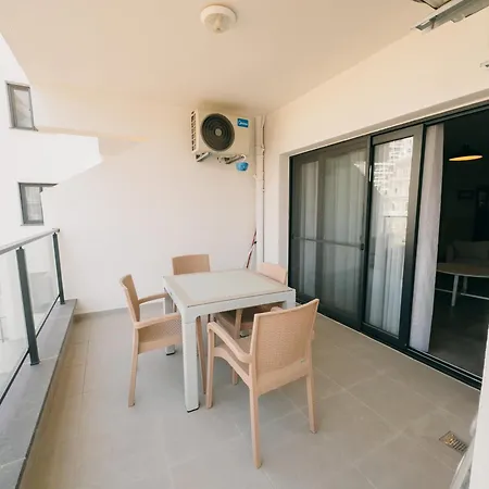 Caesar Deluxe Homes With Saunas, Spas, Waterparks & Beaches