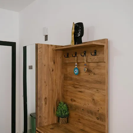 Caesar Deluxe Homes With Saunas, Spas, Waterparks & Beaches *