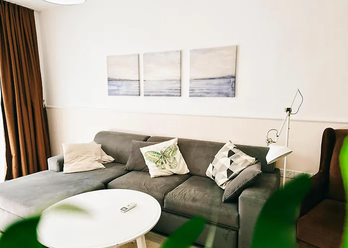 Caesar Deluxe Homes With Saunas, Spas, Waterparks & Beaches